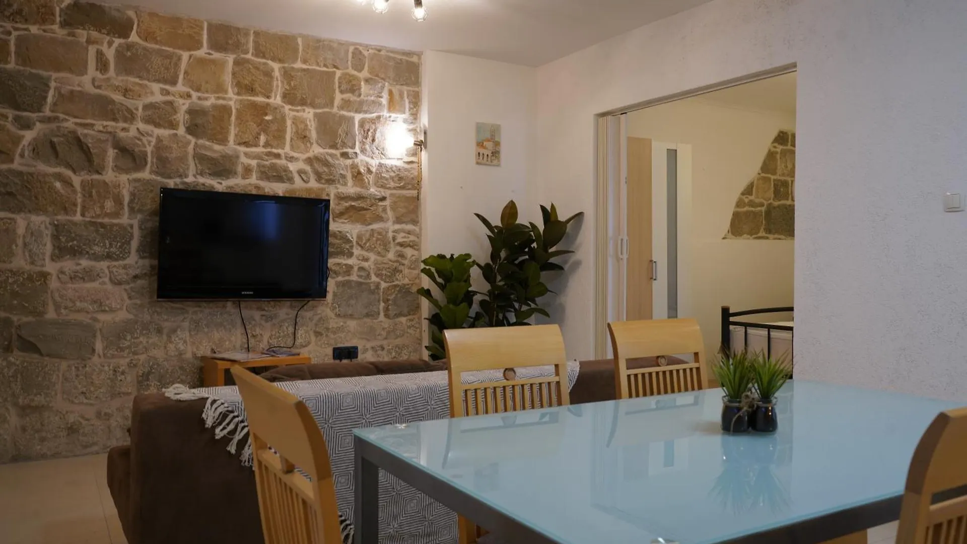 Sea Breeze Studio Apartment, 30M To Pebble Beach, Central Stobrec With Summer Amenities Split